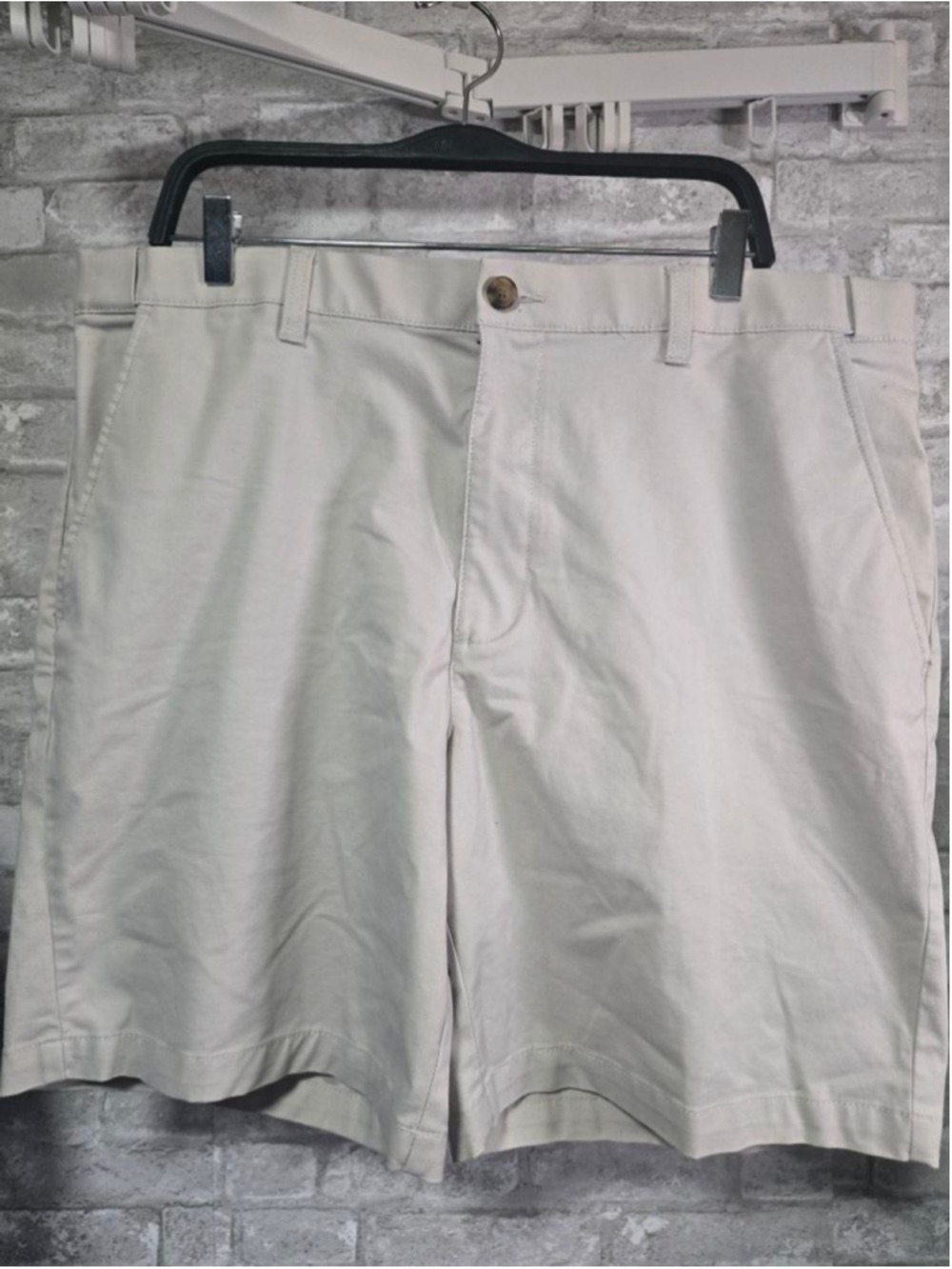 Men's Croft & Barrow Flat Front Shorts Waist 40 Beige
